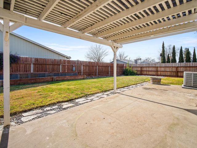 8580 Villaview Dr, Citrus Heights, CA 95621