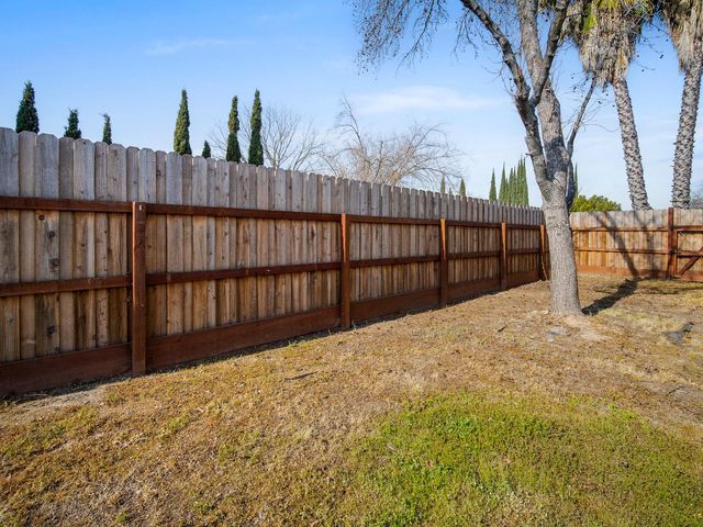 8580 Villaview Dr, Citrus Heights, CA 95621