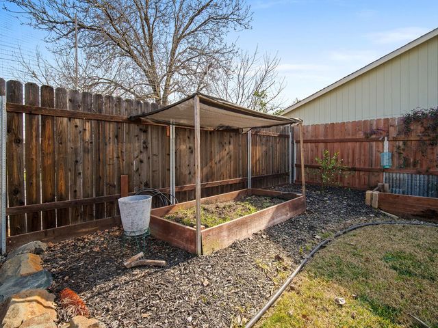 8580 Villaview Dr, Citrus Heights, CA 95621