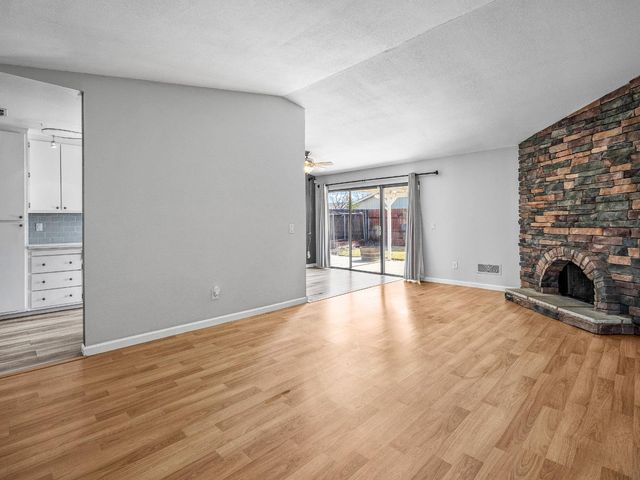 8580 Villaview Dr, Citrus Heights, CA 95621