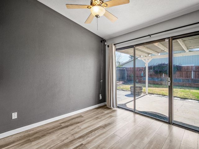 8580 Villaview Dr, Citrus Heights, CA 95621