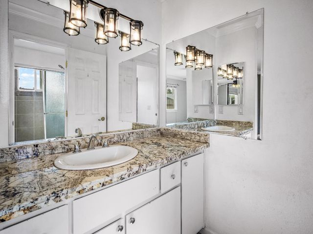 8580 Villaview Dr, Citrus Heights, CA 95621