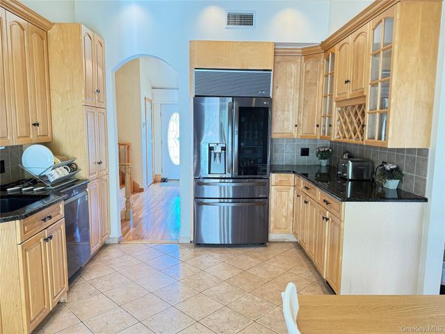 14 Millpond, Jericho, NY 11753