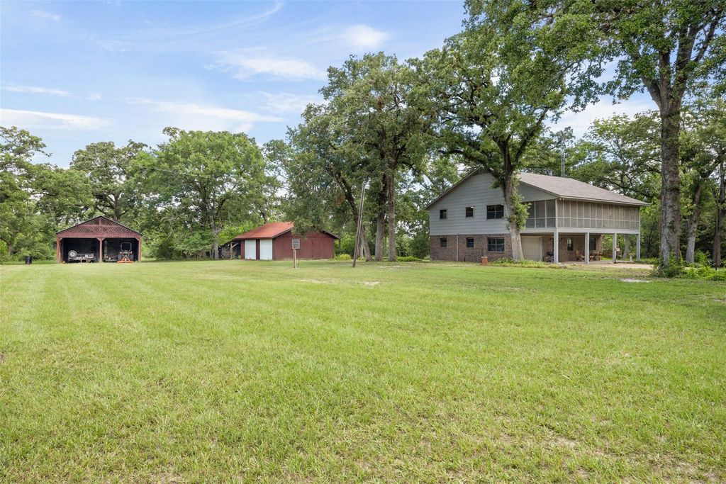 729 Center Hill Cemetery Road, Crockett, TX 75835