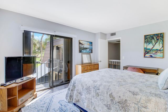 912 9th Court, Palm Beach Gardens, FL 33410