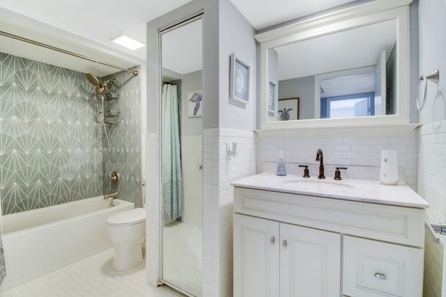 912 9th Court, Palm Beach Gardens, FL 33410