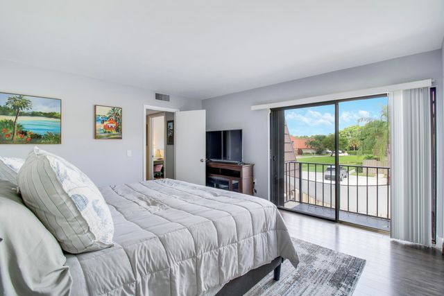 912 9th Court, Palm Beach Gardens, FL 33410