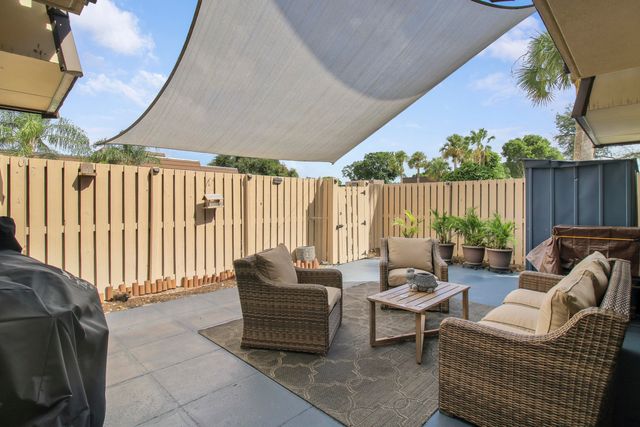 912 9th Court, Palm Beach Gardens, FL 33410