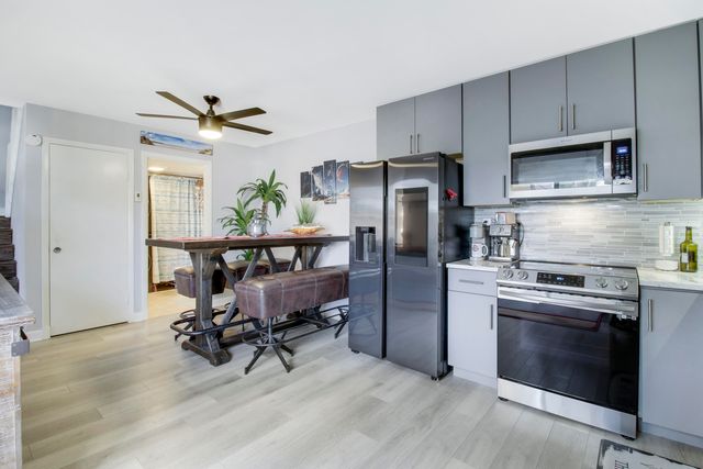 912 9th Court, Palm Beach Gardens, FL 33410