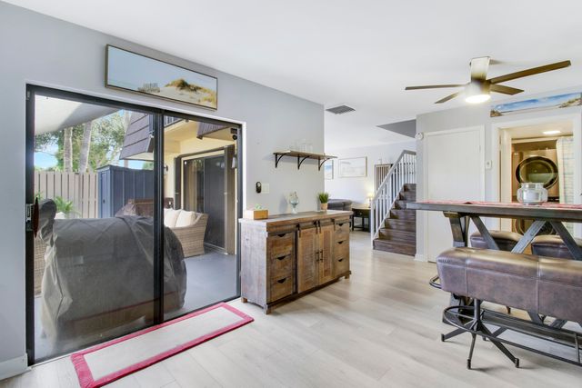 912 9th Court, Palm Beach Gardens, FL 33410