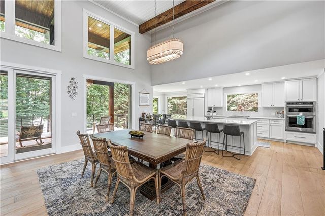 5973 Nachoochee Trail, Flowery Branch, GA 30542