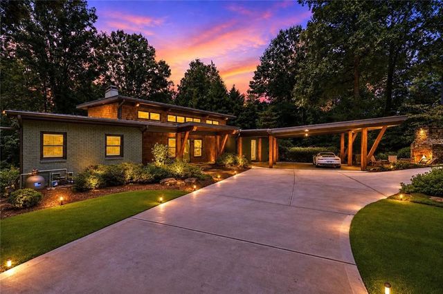 5973 Nachoochee Trail, Flowery Branch, GA 30542