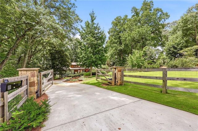 5973 Nachoochee Trail, Flowery Branch, GA 30542