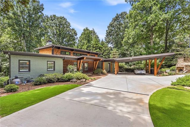 5973 Nachoochee Trail, Flowery Branch, GA 30542