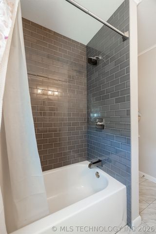 5709 E 24th Street, Tulsa, OK 74114