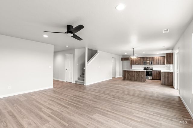 469 Waverly Ave, Middleton, ID 83644
