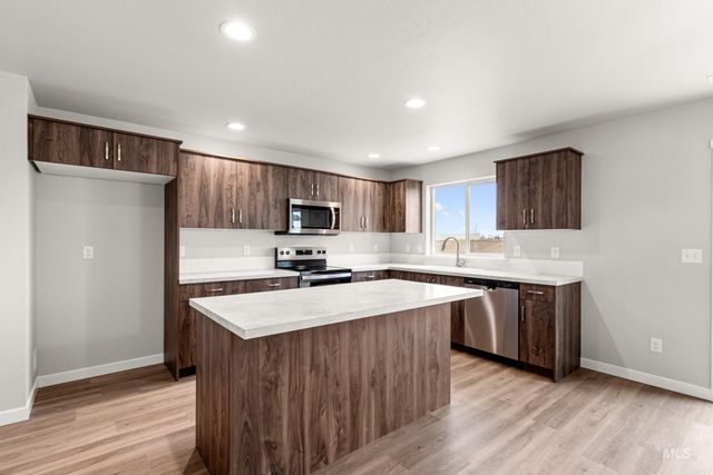 469 Waverly Ave, Middleton, ID 83644