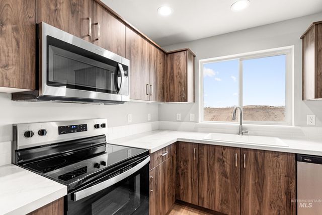 469 Waverly Ave, Middleton, ID 83644