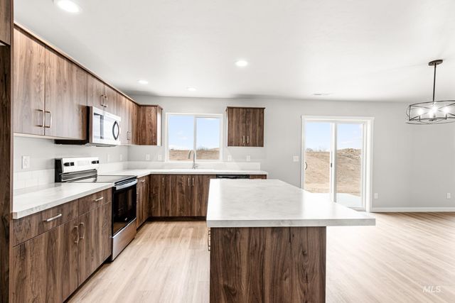 469 Waverly Ave, Middleton, ID 83644