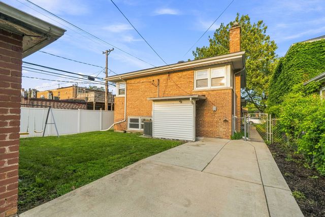 8344 Kedvale Avenue, Skokie, IL 60076