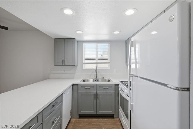 6952 Issac Avenue, Las Vegas, NV 89156