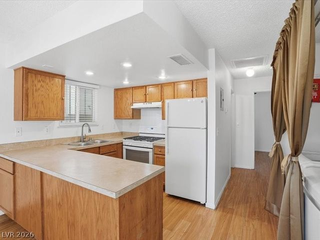 6952 Issac Avenue, Las Vegas, NV 89156