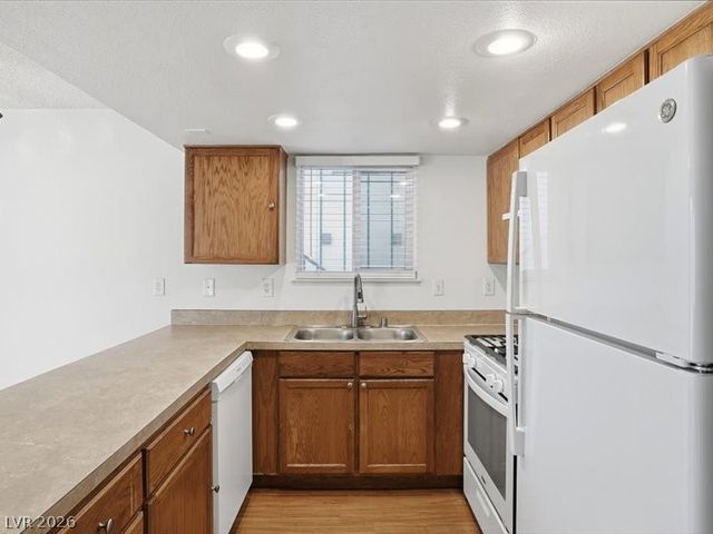 6952 Issac Avenue, Las Vegas, NV 89156