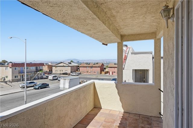 6952 Issac Avenue, Las Vegas, NV 89156