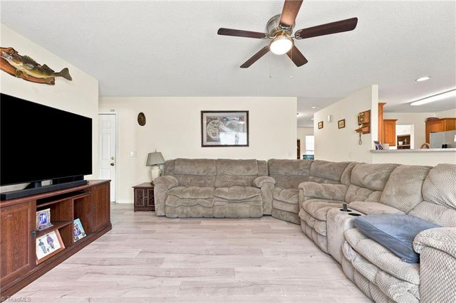 7027 Hill N Dale Drive, Kernersville, NC 27284