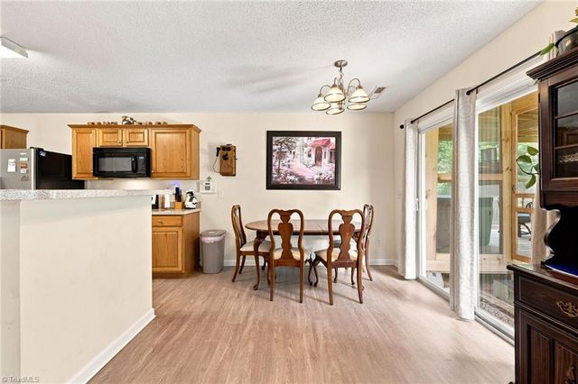 7027 Hill N Dale Drive, Kernersville, NC 27284