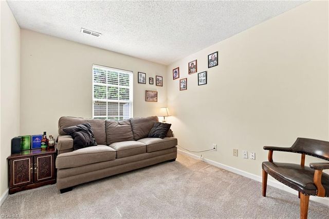 7027 Hill N Dale Drive, Kernersville, NC 27284