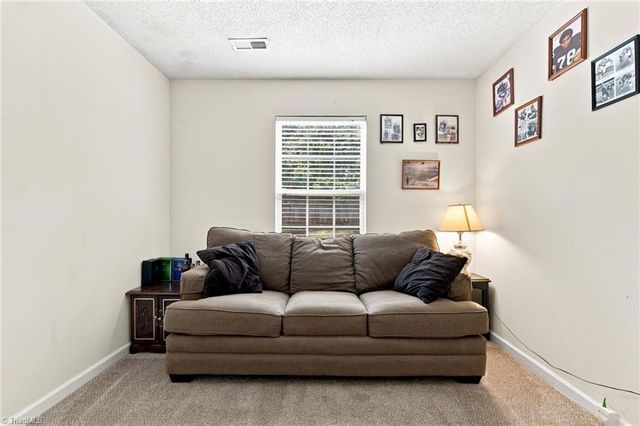 7027 Hill N Dale Drive, Kernersville, NC 27284