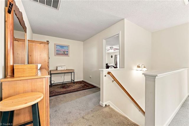 7027 Hill N Dale Drive, Kernersville, NC 27284