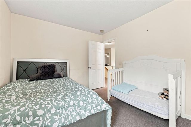 7027 Hill N Dale Drive, Kernersville, NC 27284