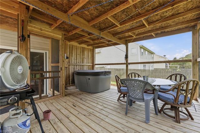 7027 Hill N Dale Drive, Kernersville, NC 27284