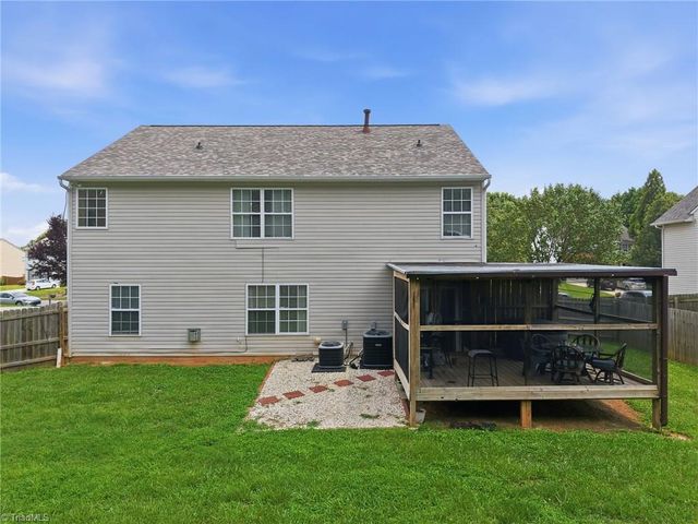 7027 Hill N Dale Drive, Kernersville, NC 27284