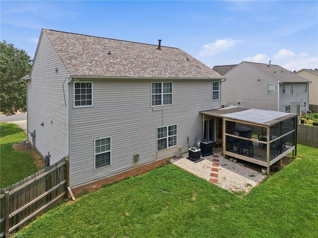 7027 Hill N Dale Drive, Kernersville, NC 27284