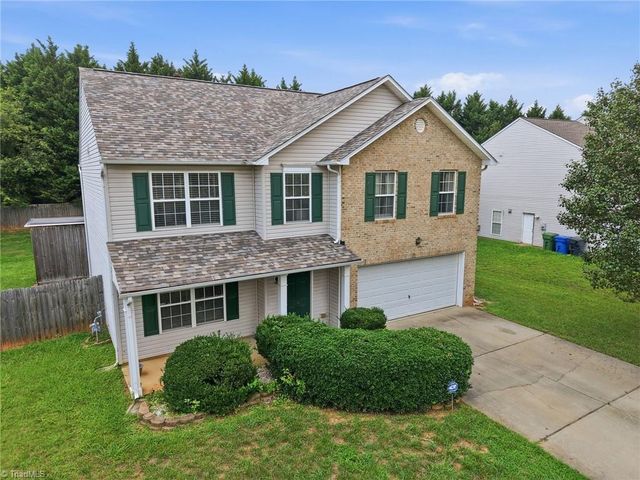 7027 Hill N Dale Drive, Kernersville, NC 27284