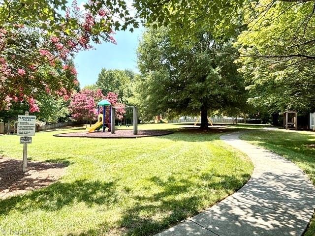 7027 Hill N Dale Drive, Kernersville, NC 27284