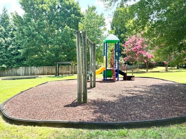 7027 Hill N Dale Drive, Kernersville, NC 27284