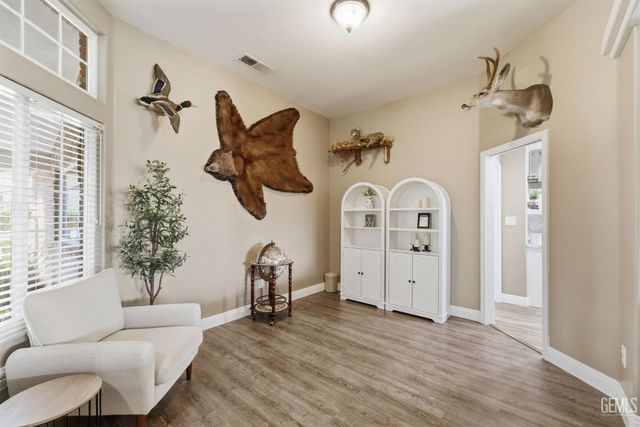 11102 Candlelight Court, Bakersfield, CA 93312