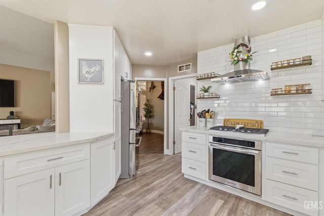 11102 Candlelight Court, Bakersfield, CA 93312