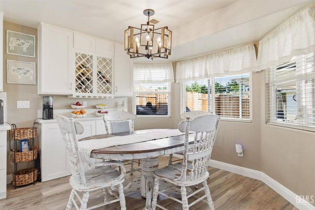 11102 Candlelight Court, Bakersfield, CA 93312