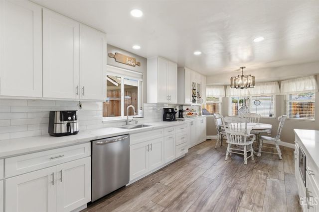 11102 Candlelight Court, Bakersfield, CA 93312