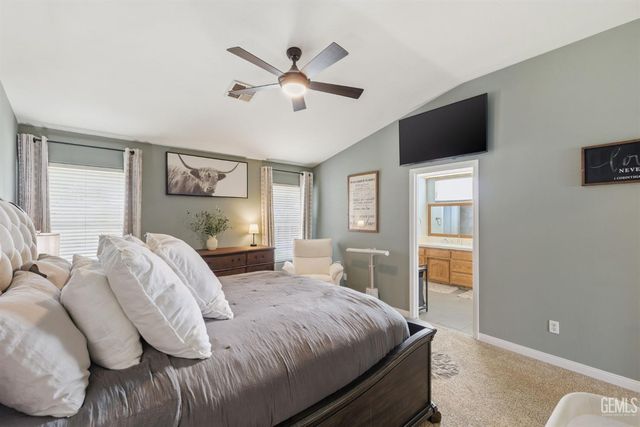 11102 Candlelight Court, Bakersfield, CA 93312