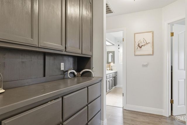 11102 Candlelight Court, Bakersfield, CA 93312