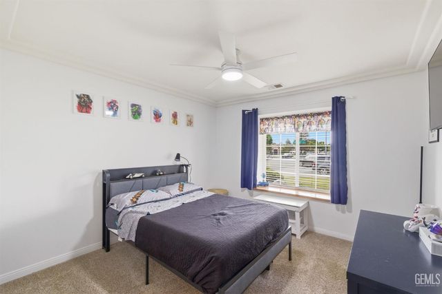 11102 Candlelight Court, Bakersfield, CA 93312
