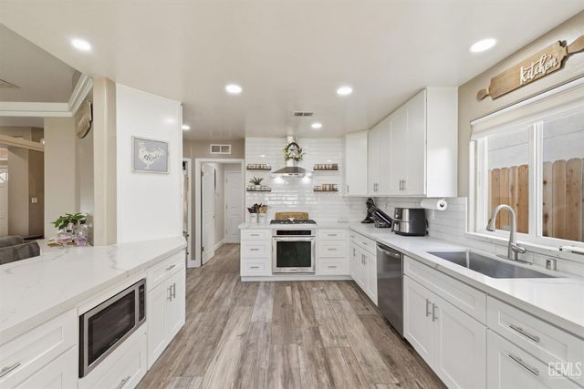 11102 Candlelight Court, Bakersfield, CA 93312