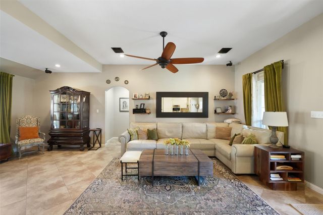 6185 Forest Drive, Cleveland, TX 77328