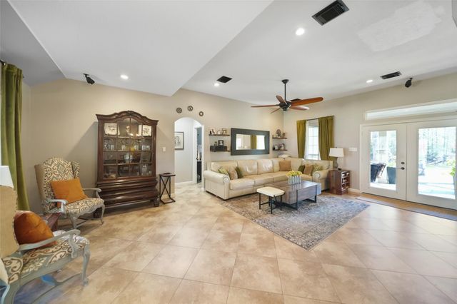 6185 Forest Drive, Cleveland, TX 77328